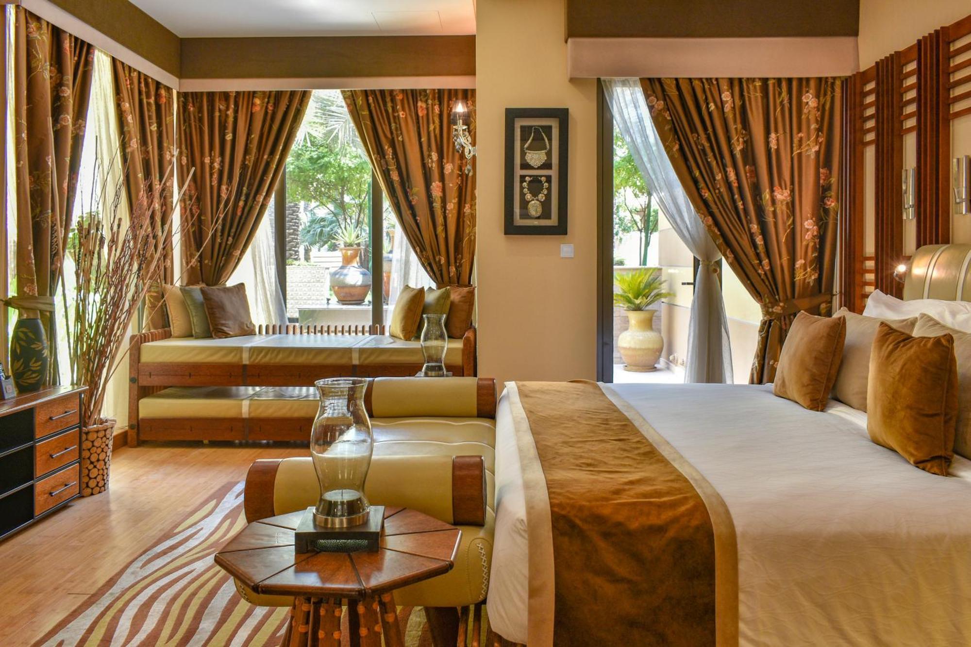 รีฟ รีสอร์ต Hotel มานามา ภายนอก รูปภาพ A suite at the Jumeirah Creekside