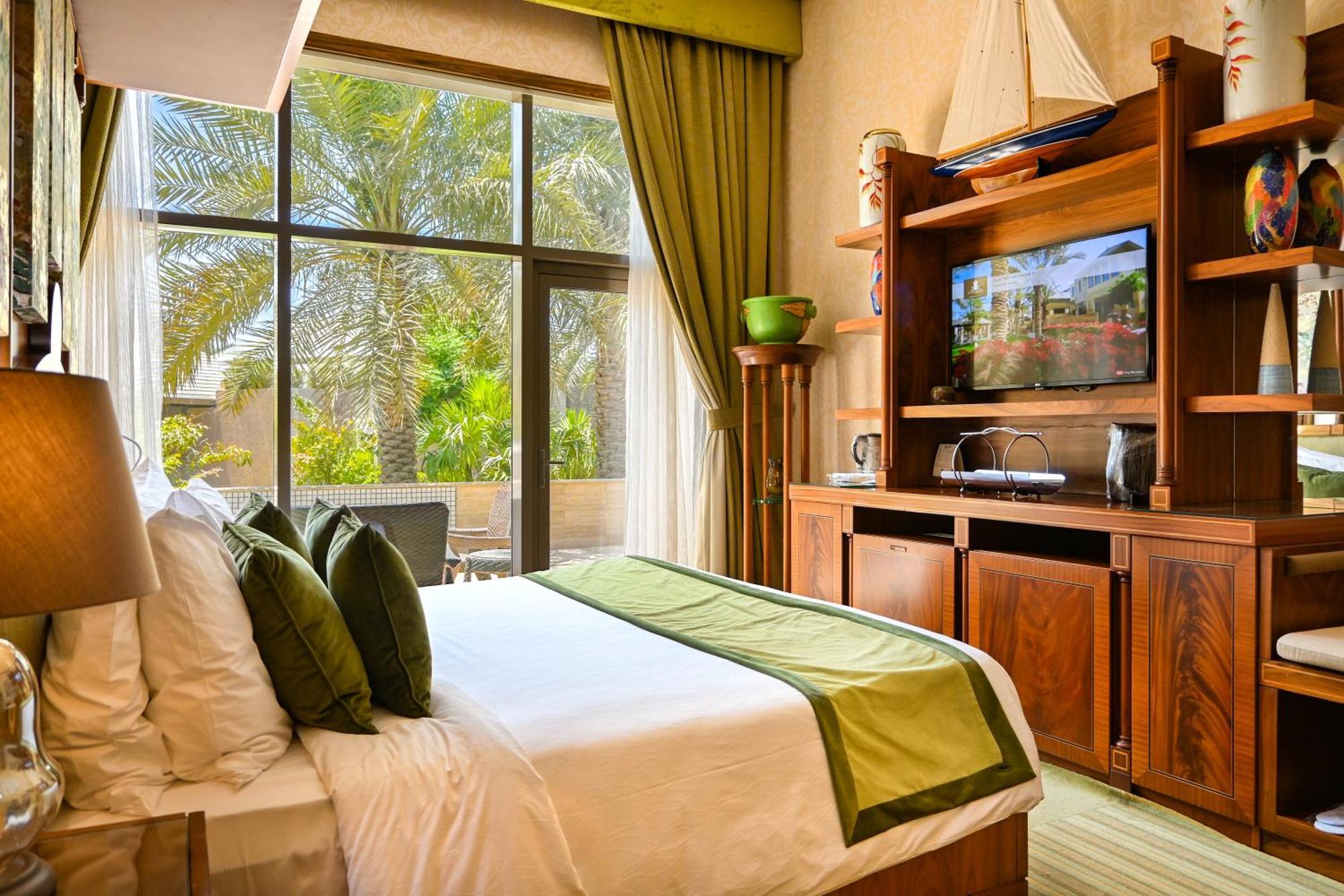 รีฟ รีสอร์ต Hotel มานามา ภายนอก รูปภาพ A bedroom at the resort