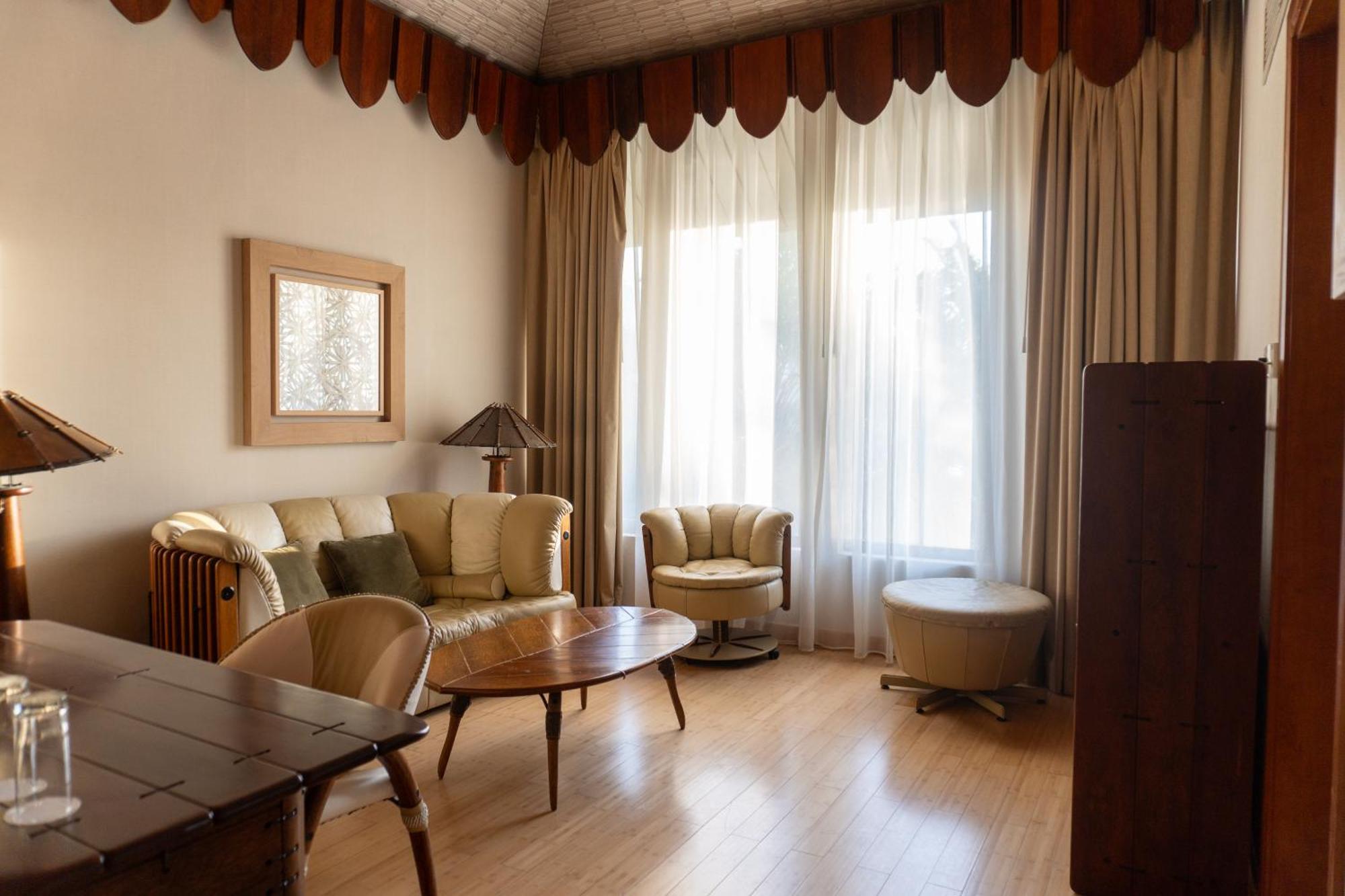 รีฟ รีสอร์ต Hotel มานามา ภายนอก รูปภาพ A living room