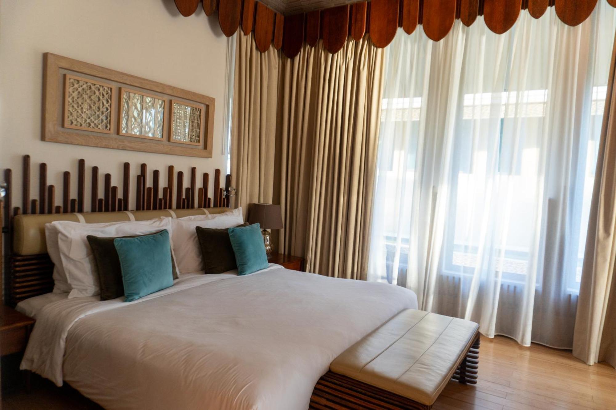 รีฟ รีสอร์ต Hotel มานามา ภายนอก รูปภาพ A bedroom at the hotel