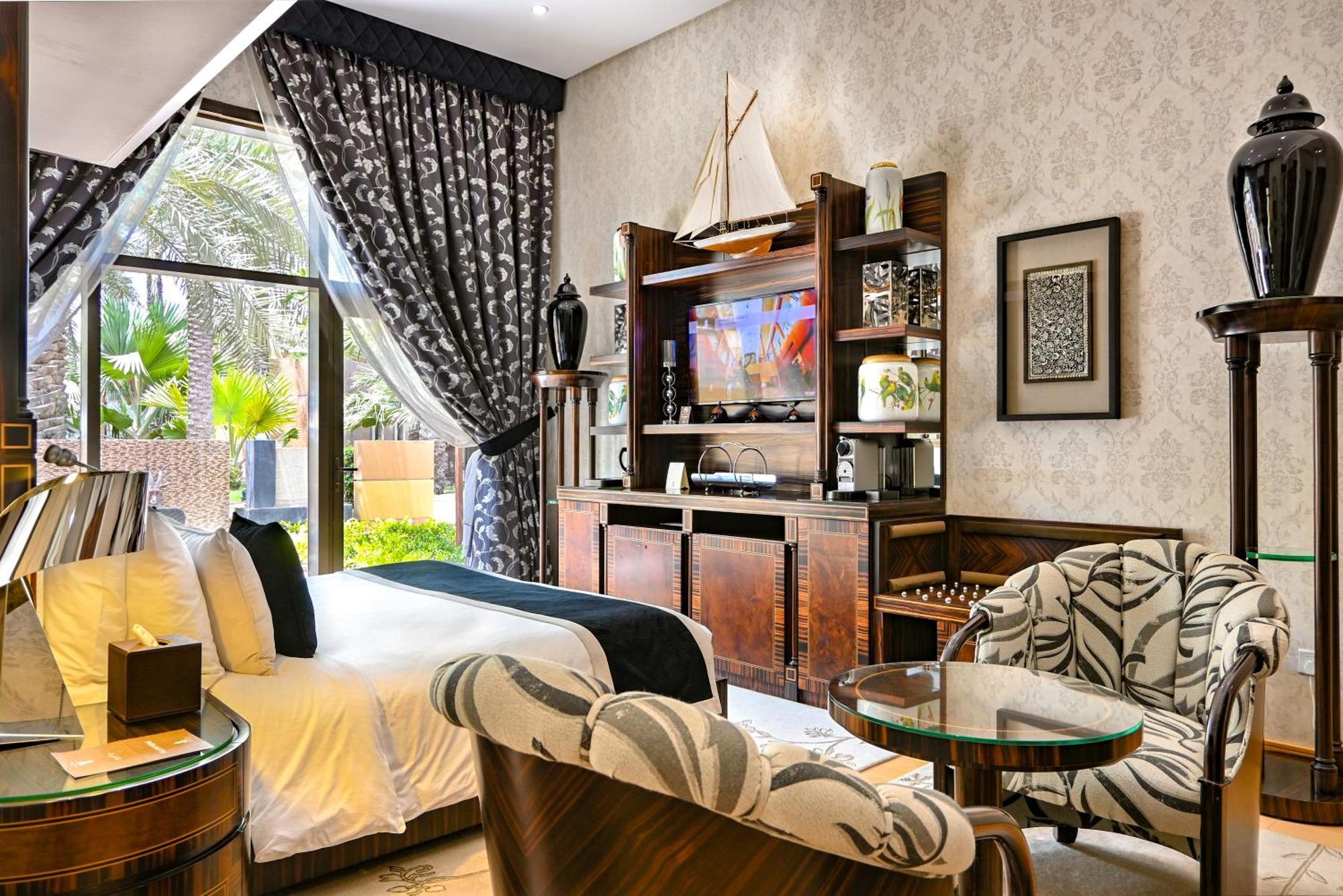 รีฟ รีสอร์ต Hotel มานามา ภายนอก รูปภาพ A room at the hotel