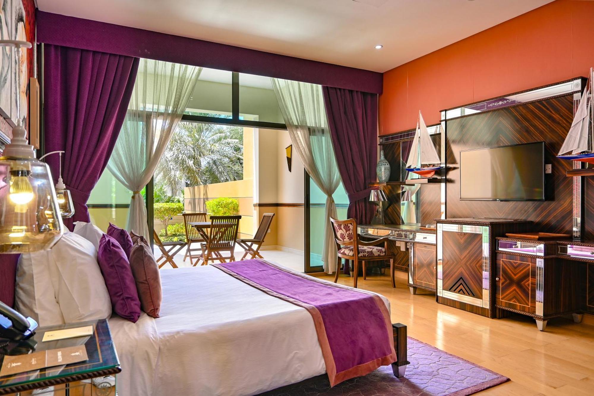รีฟ รีสอร์ต Hotel มานามา ภายนอก รูปภาพ A bedroom at the hotel