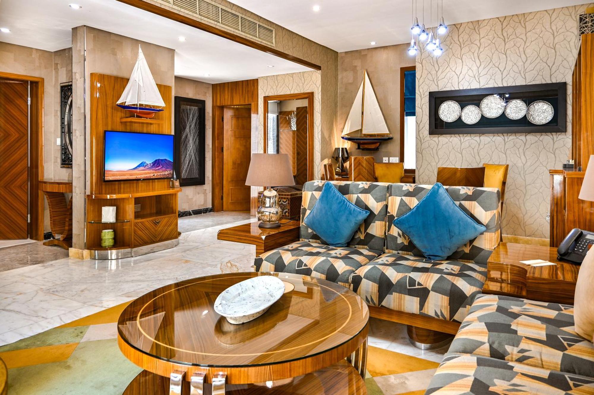 รีฟ รีสอร์ต Hotel มานามา ภายนอก รูปภาพ A suite at the hotel