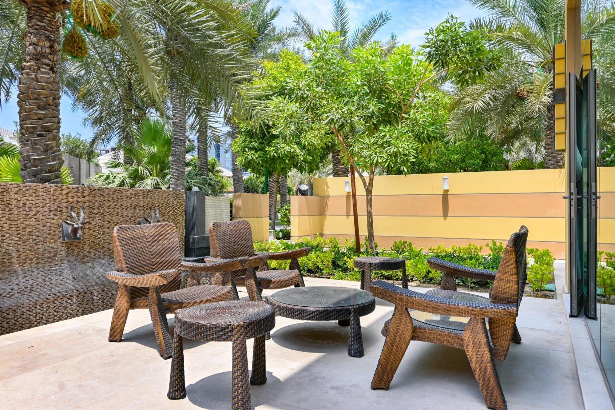 รีฟ รีสอร์ต Hotel มานามา ภายนอก รูปภาพ The Palm Beach Hotel